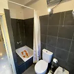 Tomas Surf Shelter Apartment