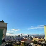 Tomas Surf Shelter Apartment Lisbon