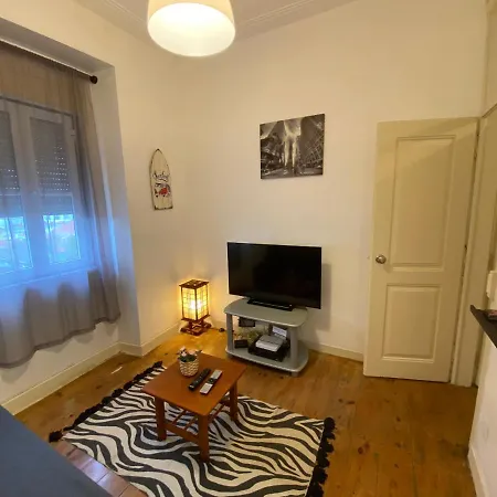 Tomas Surf Shelter * Lisboa