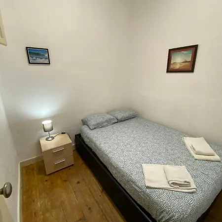 Tomas Surf Shelter *