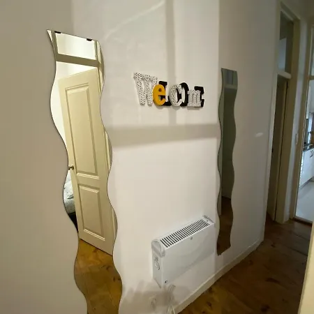 Tomas Surf Shelter דירה *